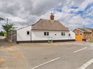 Chestnut Cottage- click for photo gallery